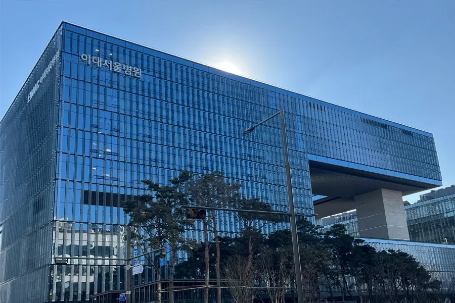 빌딩 유리에 시공한 반사필름 현장