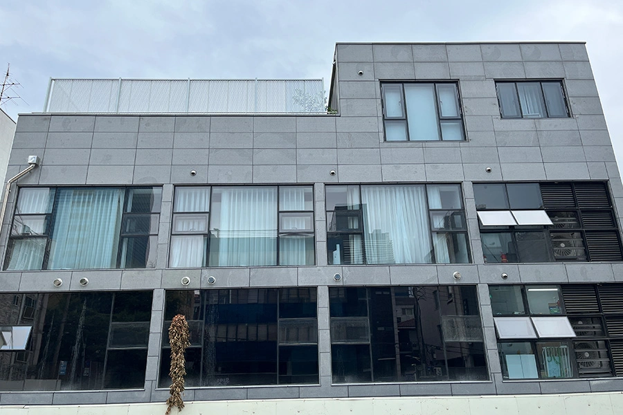 반려동물케어센터 창문반사필름 시공 현장 사진 2
